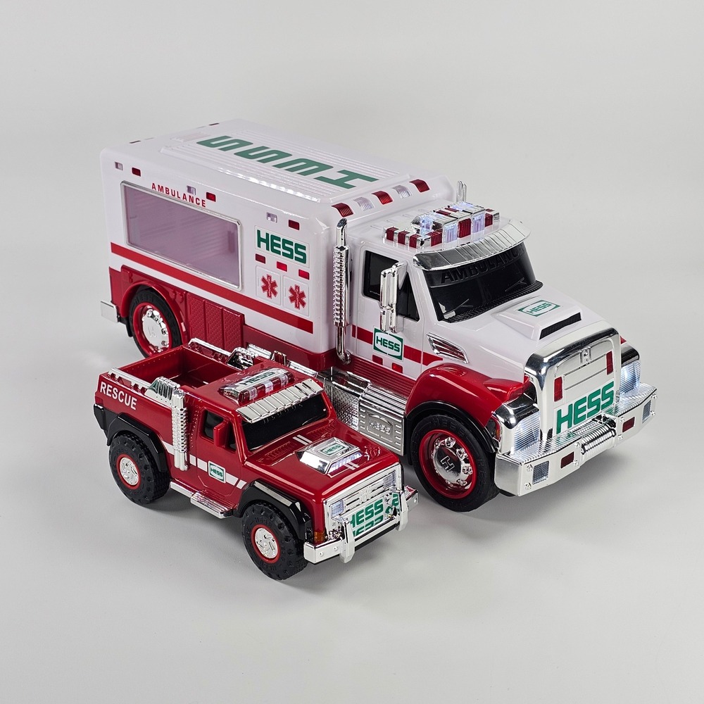 New 2020 Hess Ambulance and Rescue Truck Set with Lights and Sounds Original Box - Picture 8 of 16